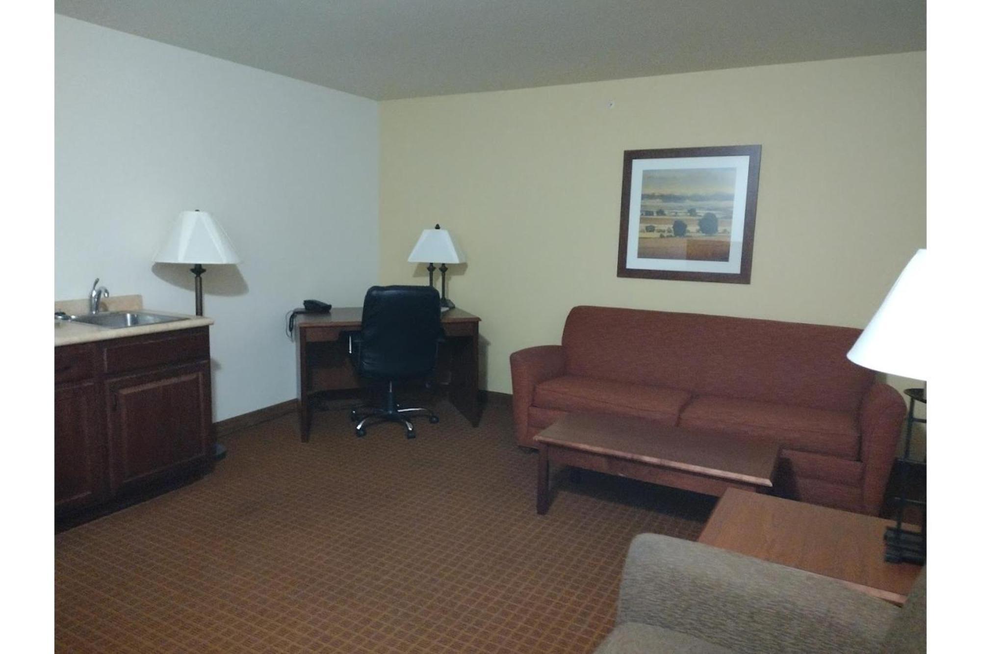Park View Inn & Suites Hoisington Near Great Bend Esterno foto