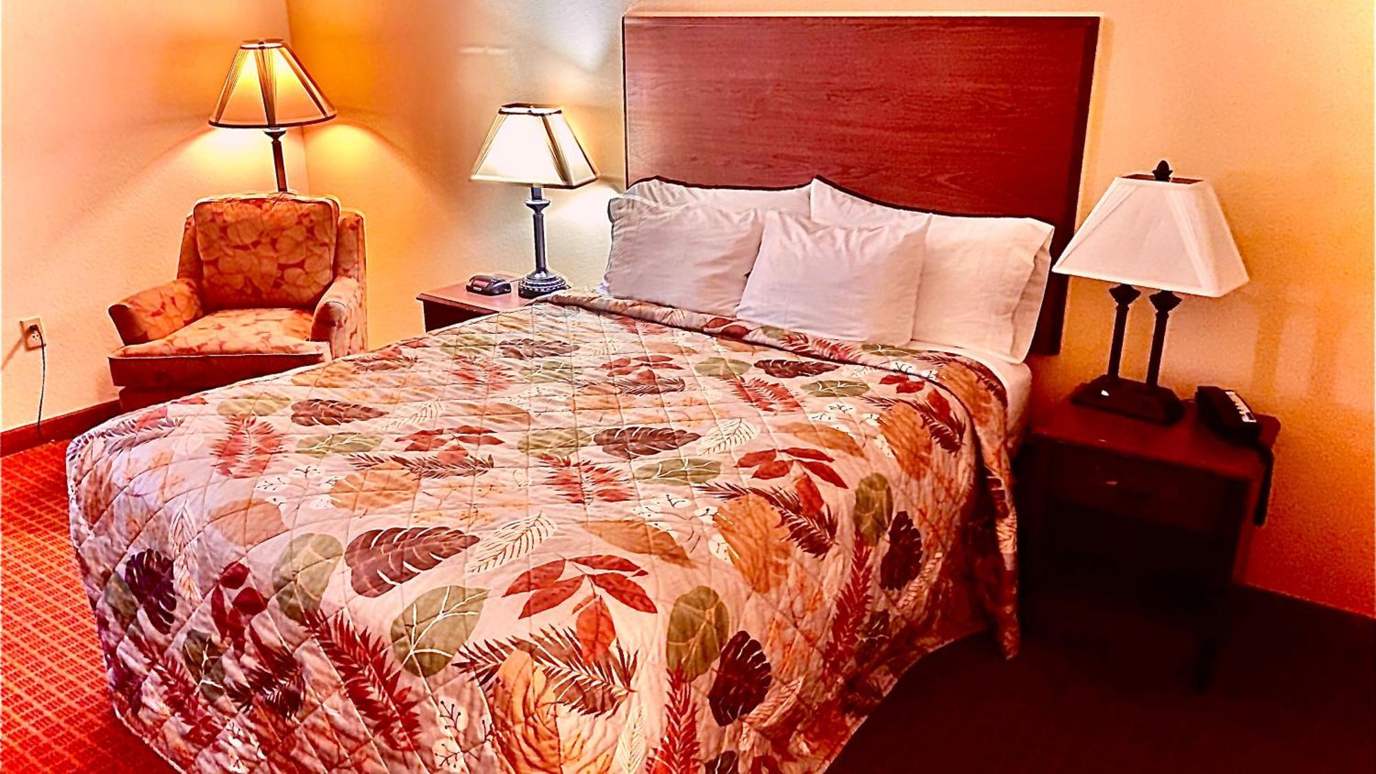 Park View Inn & Suites Hoisington Near Great Bend Esterno foto